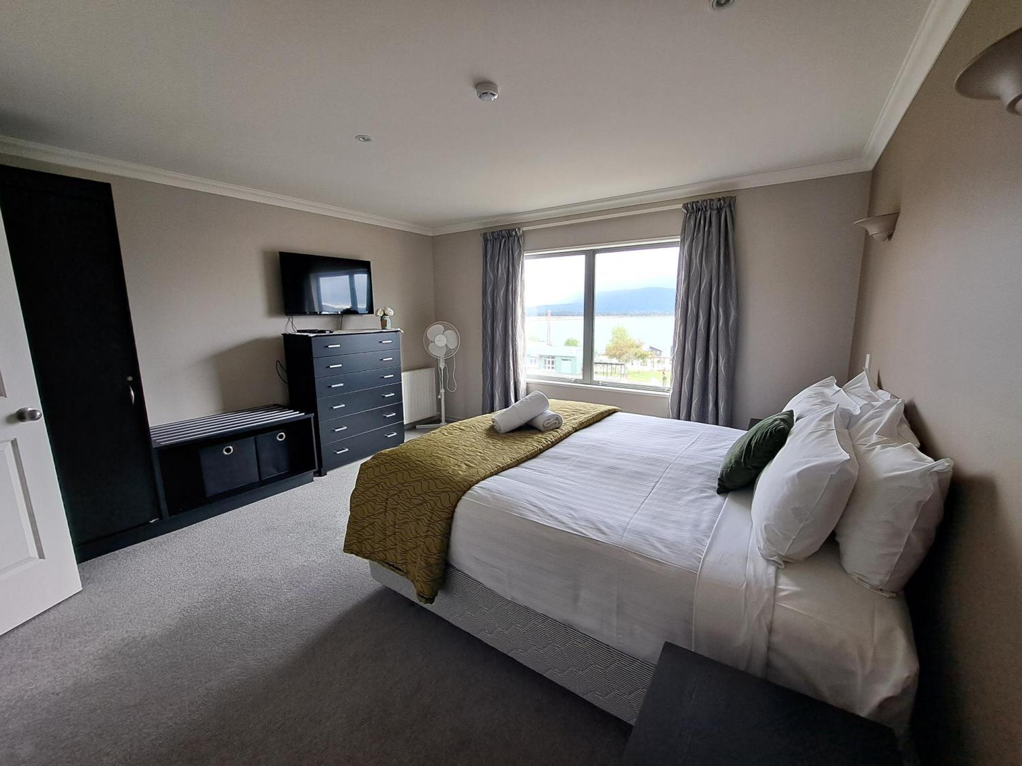 Hotel Lake Brunner Greymouth Exterior foto